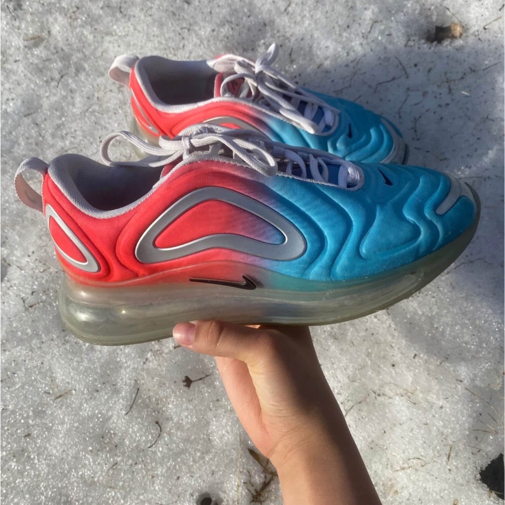 Nike Air Max 720 pink and Blue Sneakers